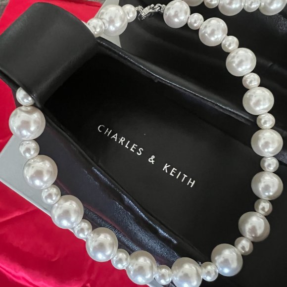 Charles & Keith Black Flats with Pearl Detail - Picture 4 of 4